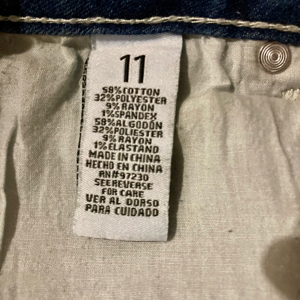 Almost Famous Red/white paint-splattered, distressed light blue jeans - Picture 8 of 10
